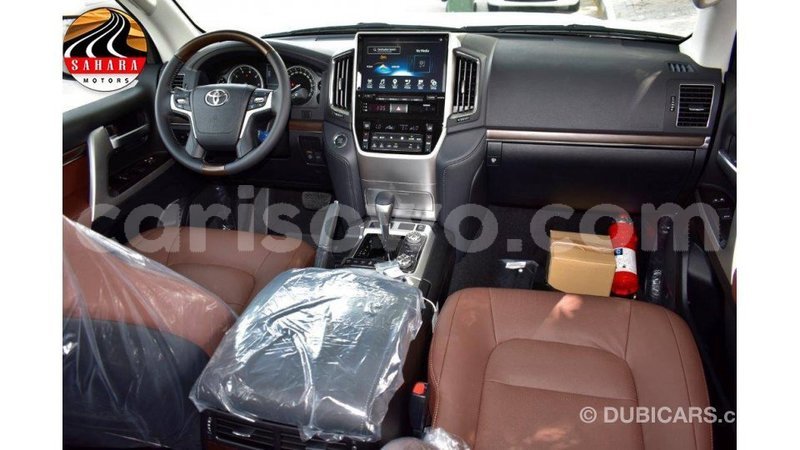 Big with watermark toyota land cruiser benin import dubai 6821