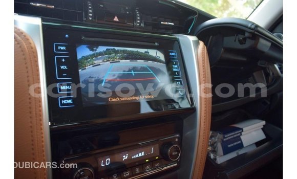 Acheter Import Voiture Toyota Fortuner Noir à Import - Dubai, Benin Acheter Import Voiture Toyota Fortuner Noir à Import - Dubai, Benin