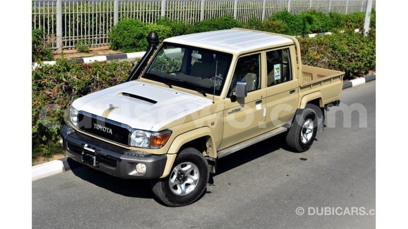 Big with watermark toyota land cruiser benin import dubai 6824