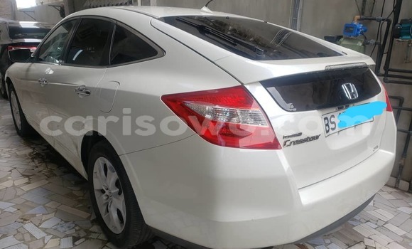 Ra Àlòkù Honda Crosstour funfun Ọkọ̀ in Cotonou ni Benin Ra Àlòkù Honda Crosstour funfun Ọkọ̀ in Cotonou ni Benin