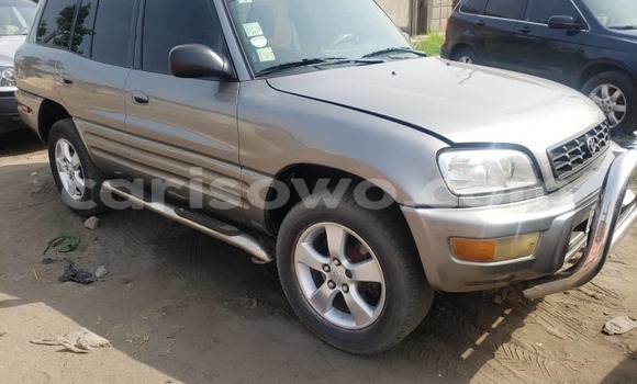 Ra Àlòkù Toyota RAV4 Brown Ọkọ̀ in Cotonou ni Benin Ra Àlòkù Toyota RAV4 Brown Ọkọ̀ in Cotonou ni Benin