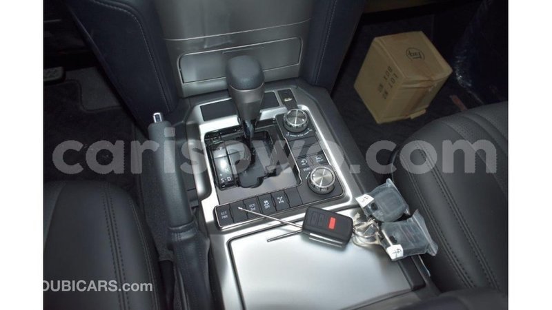 Big with watermark toyota land cruiser benin import dubai 6838