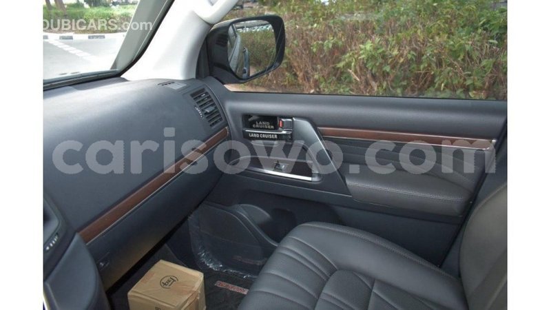 Big with watermark toyota land cruiser benin import dubai 6838