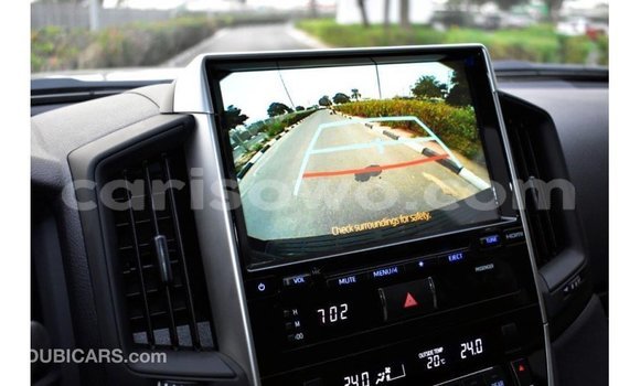 Acheter Import Voiture Toyota Land Cruiser Noir à Import - Dubai, Benin Acheter Import Voiture Toyota Land Cruiser Noir à Import - Dubai, Benin