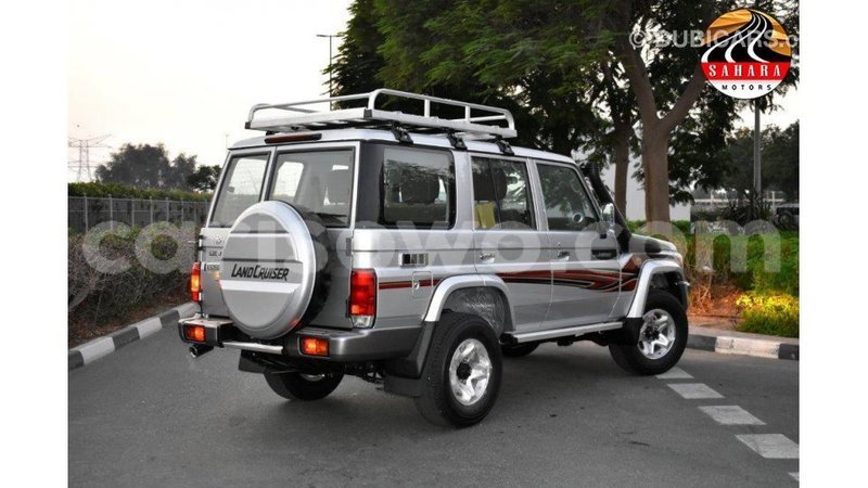 Big with watermark toyota land cruiser benin import dubai 6840