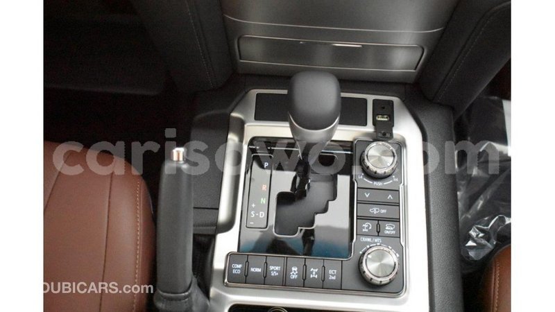 Big with watermark toyota land cruiser benin import dubai 6841