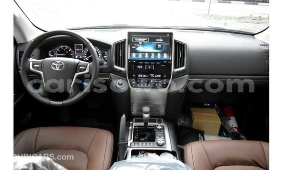 Buy Import Toyota Land Cruiser Other Car in Import - Dubai in Benign Buy Import Toyota Land Cruiser Other Car in Import - Dubai in Benign