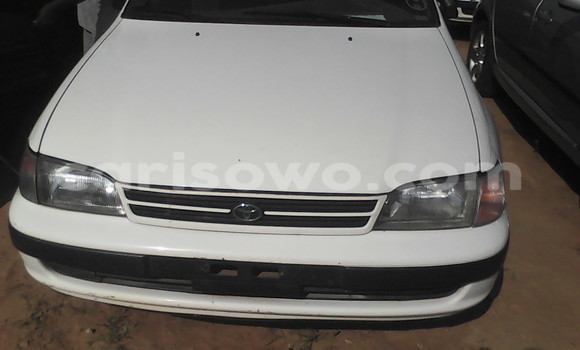 Acheter Occasion Voiture Toyota Carina Blanc à Cotonou, Benin Acheter Occasion Voiture Toyota Carina Blanc à Cotonou, Benin