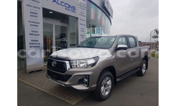 Sayi Imported Toyota Hilux Sauran Mota in Import - Dubai a Benin Sayi Imported Toyota Hilux Sauran Mota in Import - Dubai a Benin