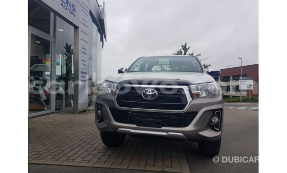 Sayi Imported Toyota Hilux Sauran Mota in Import - Dubai a Benin Sayi Imported Toyota Hilux Sauran Mota in Import - Dubai a Benin