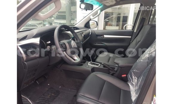 Sayi Imported Toyota Hilux Sauran Mota in Import - Dubai a Benin Sayi Imported Toyota Hilux Sauran Mota in Import - Dubai a Benin