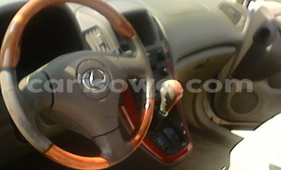 Acheter Occasion Voiture Lexus RX 330 Blanc à Cotonou, Benin Acheter Occasion Voiture Lexus RX 330 Blanc à Cotonou, Benin