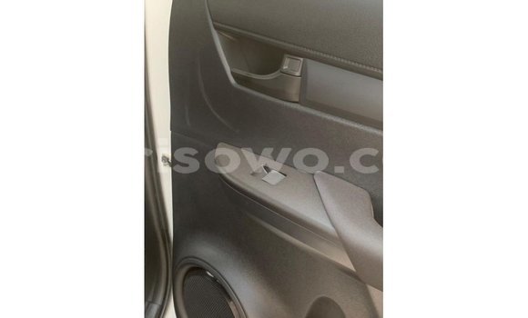 Acheter Import Voiture Toyota Hilux Blanc à Import - Dubai, Benin Acheter Import Voiture Toyota Hilux Blanc à Import - Dubai, Benin