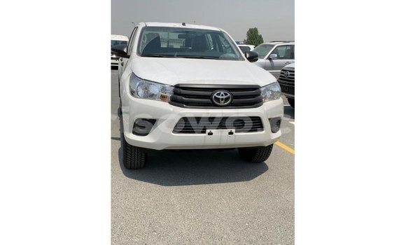 Acheter Import Voiture Toyota Hilux Blanc à Import - Dubai, Benin Acheter Import Voiture Toyota Hilux Blanc à Import - Dubai, Benin