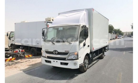 Sayi Imported Hino 300 Series White Babbar mota in Import - Dubai a Benin