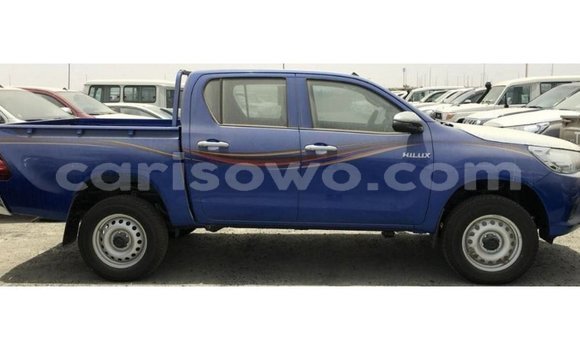 Acheter Import Voiture Toyota Hilux Bleu à Import - Dubai, Benin Acheter Import Voiture Toyota Hilux Bleu à Import - Dubai, Benin