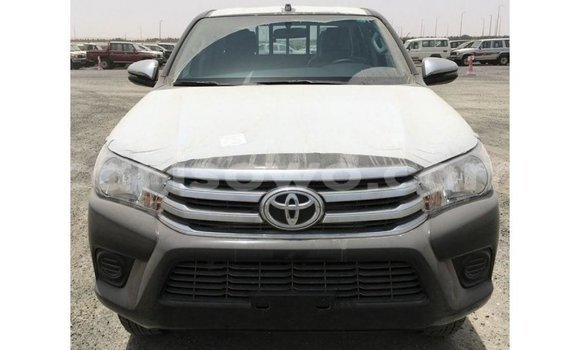 Sayi Imported Toyota Hilux Black Mota in Import - Dubai a Benin Sayi Imported Toyota Hilux Black Mota in Import - Dubai a Benin