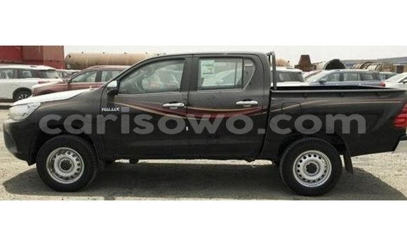 Sayi Imported Toyota Hilux Black Mota in Import - Dubai a Benin Sayi Imported Toyota Hilux Black Mota in Import - Dubai a Benin