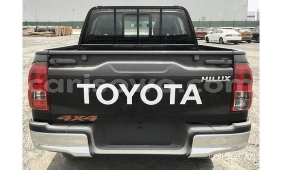 Sayi Imported Toyota Hilux Black Mota in Import - Dubai a Benin Sayi Imported Toyota Hilux Black Mota in Import - Dubai a Benin