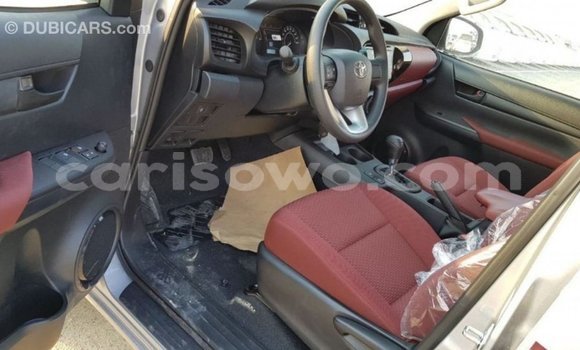 Sayi Imported Toyota Hilux Black Mota in Import - Dubai a Benin Sayi Imported Toyota Hilux Black Mota in Import - Dubai a Benin