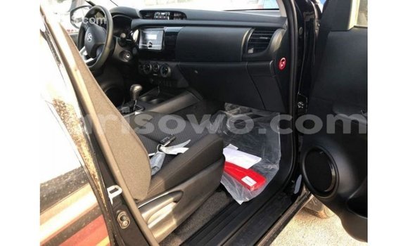 Sayi Imported Toyota Hilux Black Mota in Import - Dubai a Benin Sayi Imported Toyota Hilux Black Mota in Import - Dubai a Benin