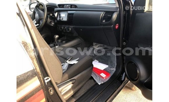 Sayi Imported Toyota Hilux Black Mota in Import - Dubai a Benin Sayi Imported Toyota Hilux Black Mota in Import - Dubai a Benin