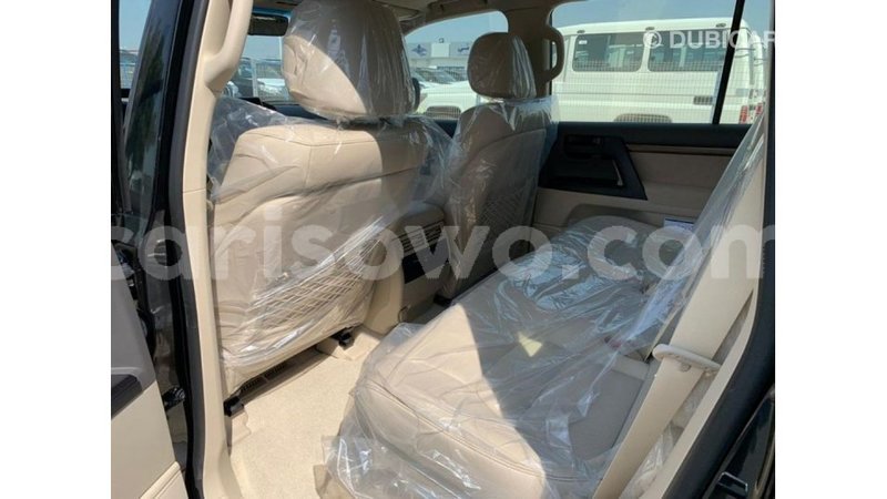 Big with watermark toyota land cruiser benin import dubai 6876