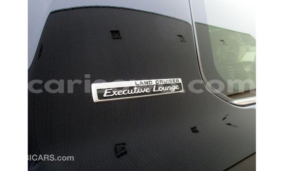 Acheter Import Voiture Toyota Land Cruiser Noir à Import - Dubai, Benin Acheter Import Voiture Toyota Land Cruiser Noir à Import - Dubai, Benin