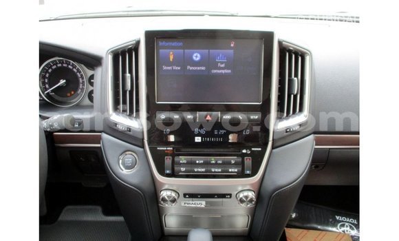 Acheter Import Voiture Toyota Land Cruiser Noir à Import - Dubai, Benin Acheter Import Voiture Toyota Land Cruiser Noir à Import - Dubai, Benin