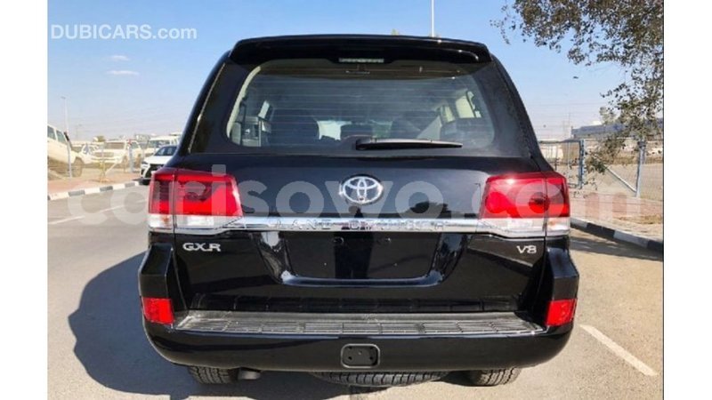 Big with watermark toyota land cruiser benin import dubai 6879