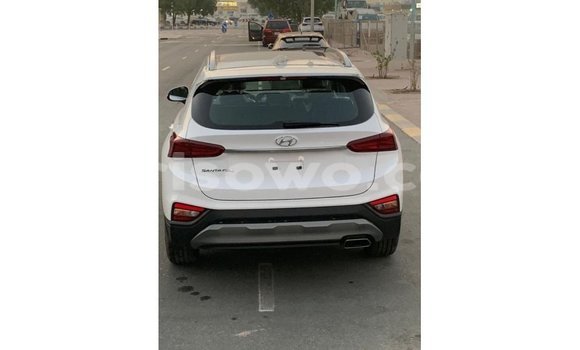 Acheter Import Voiture Hyundai Santa Fe Blanc à Import - Dubai, Benin Acheter Import Voiture Hyundai Santa Fe Blanc à Import - Dubai, Benin