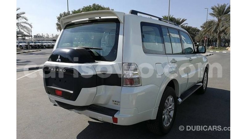 Big with watermark mitsubishi pajero benin import dubai 6882