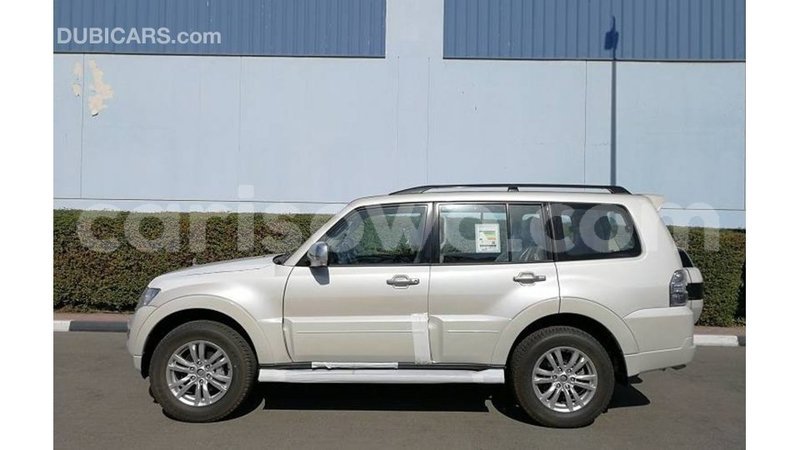 Big with watermark mitsubishi pajero benin import dubai 6882