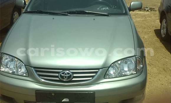 Sayi Na hannu Toyota Avensis Blue Mota in Porto Novo a Benin