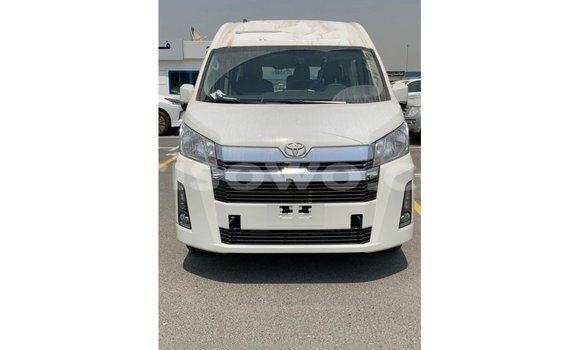 Sayi Imported Toyota Hiace White Mota in Import - Dubai a Benin Sayi Imported Toyota Hiace White Mota in Import - Dubai a Benin