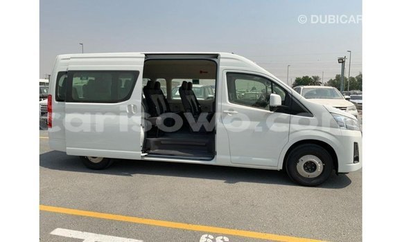 Sayi Imported Toyota Hiace White Mota in Import - Dubai a Benin Sayi Imported Toyota Hiace White Mota in Import - Dubai a Benin