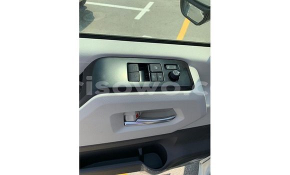 Sayi Imported Toyota Hiace White Mota in Import - Dubai a Benin Sayi Imported Toyota Hiace White Mota in Import - Dubai a Benin