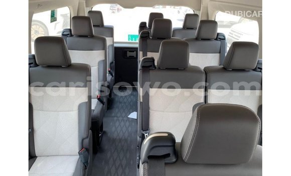 Sayi Imported Toyota Hiace White Mota in Import - Dubai a Benin Sayi Imported Toyota Hiace White Mota in Import - Dubai a Benin