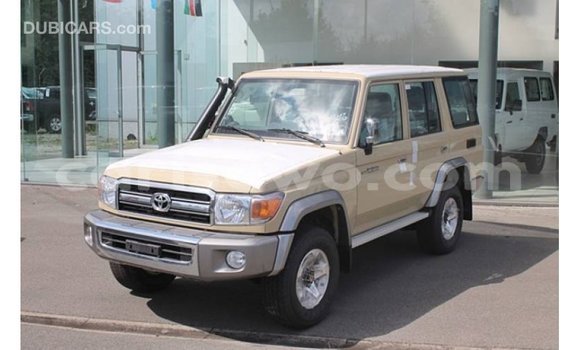 Acheter Import Voiture Toyota Land Cruiser Beige à Import - Dubai, Benin Acheter Import Voiture Toyota Land Cruiser Beige à Import - Dubai, Benin