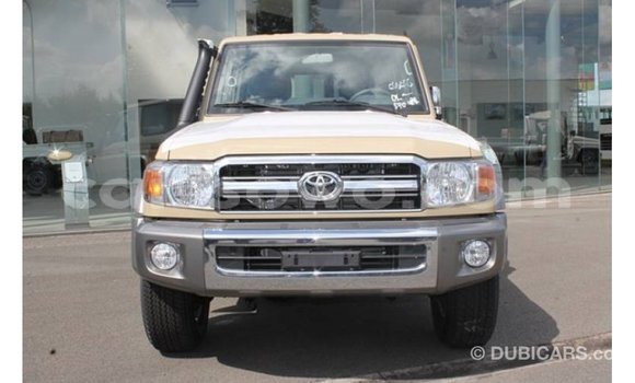 Acheter Import Voiture Toyota Land Cruiser Beige à Import - Dubai, Benin Acheter Import Voiture Toyota Land Cruiser Beige à Import - Dubai, Benin