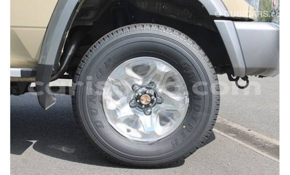 Acheter Import Voiture Toyota Land Cruiser Beige à Import - Dubai, Benin Acheter Import Voiture Toyota Land Cruiser Beige à Import - Dubai, Benin