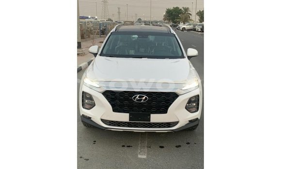 Sayi Imported Hyundai Santa Fe White Mota in Import - Dubai a Benin Sayi Imported Hyundai Santa Fe White Mota in Import - Dubai a Benin