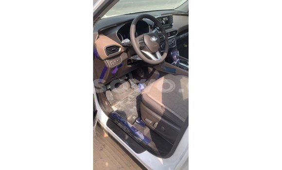 Sayi Imported Hyundai Santa Fe White Mota in Import - Dubai a Benin Sayi Imported Hyundai Santa Fe White Mota in Import - Dubai a Benin