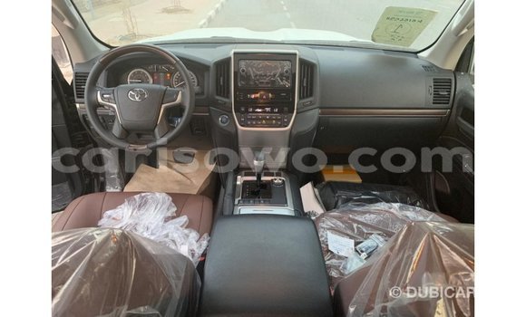 Acheter Import Voiture Toyota Land Cruiser Noir à Import - Dubai, Benin Acheter Import Voiture Toyota Land Cruiser Noir à Import - Dubai, Benin