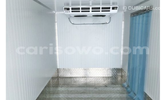 Acheter Import Utilitaire Hino 300 Series Blanc à Import - Dubai, Benin Acheter Import Utilitaire Hino 300 Series Blanc à Import - Dubai, Benin