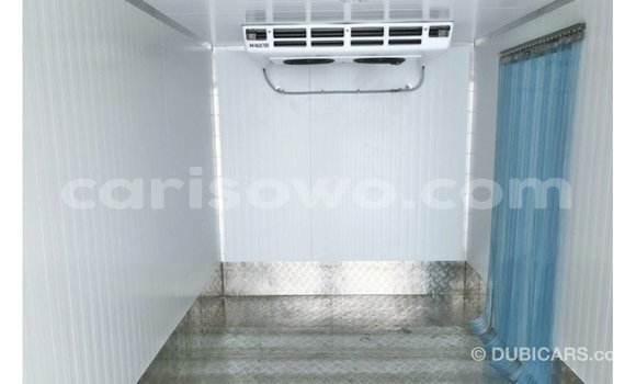 Acheter Import Utilitaire Hino 300 Series Blanc à Import - Dubai, Benin Acheter Import Utilitaire Hino 300 Series Blanc à Import - Dubai, Benin