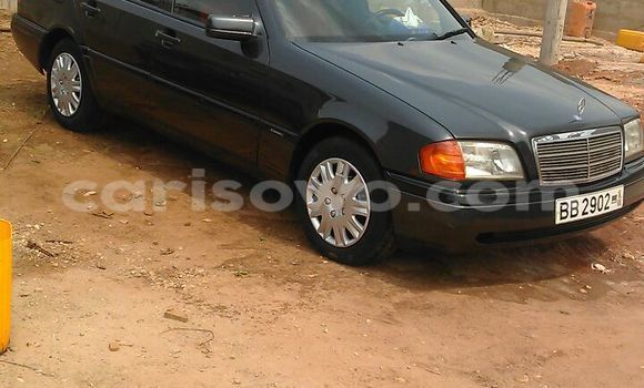 Sayi Na hannu Mercedes-Benz 190–Series Black Mota in Cotonou a Benin