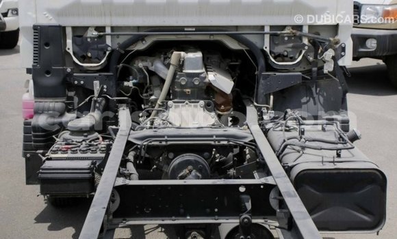 Acheter Import Voiture Mitsubishi Carisma Blanc à Import - Dubai, Benin Acheter Import Voiture Mitsubishi Carisma Blanc à Import - Dubai, Benin