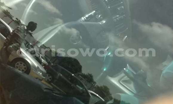 Acheter Occasion Voiture Toyota Avensis Bleu à Porto Novo, Benin Acheter Occasion Voiture Toyota Avensis Bleu à Porto Novo, Benin