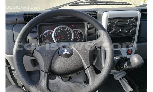 Acheter Import Voiture Mitsubishi Carisma Blanc à Import - Dubai, Benin Acheter Import Voiture Mitsubishi Carisma Blanc à Import - Dubai, Benin